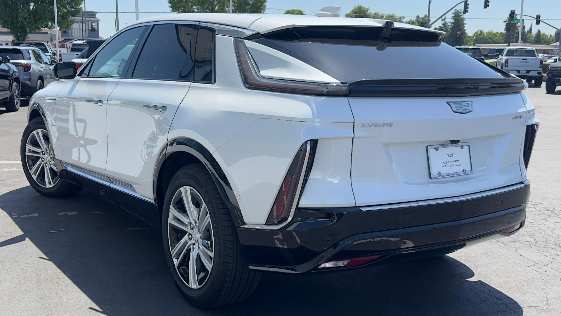 Certified 2024 Cadillac Lyriq Tech w/ Driver Assist Package AWD/4WD image 5