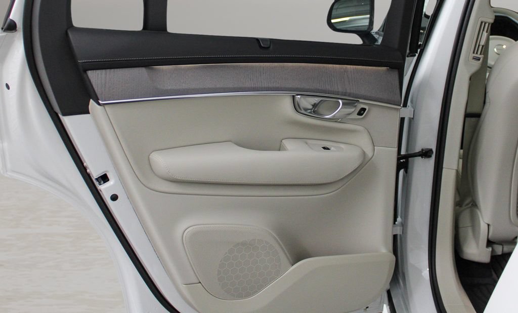 Used 2026 Volvo XC90 B6 Ultra w/ Protection Package Premier AWD/4WD image 24