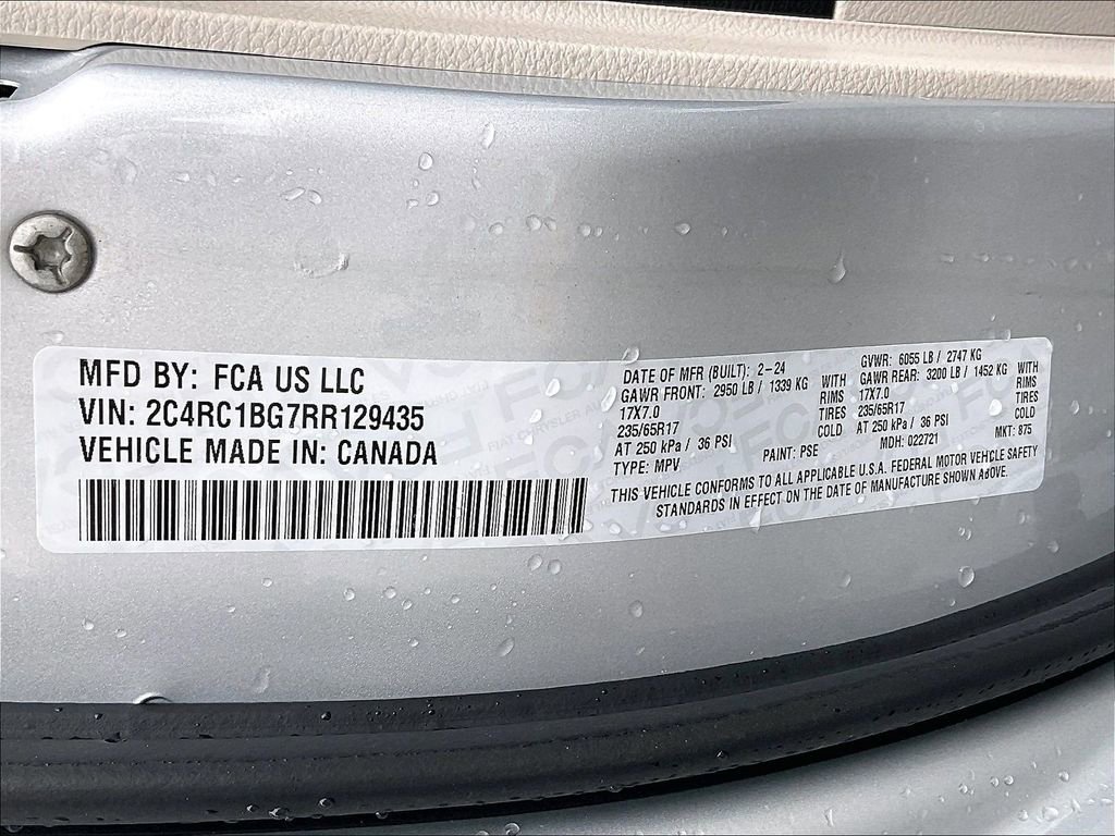 Used 2024 Chrysler Pacifica Touring-L image 30