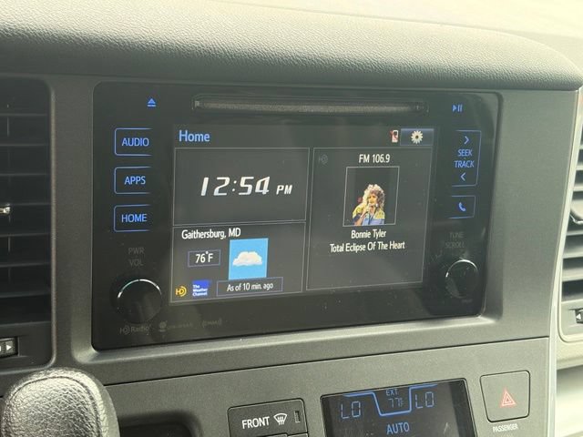 Used 2017 Toyota Sienna LE FWD image 21