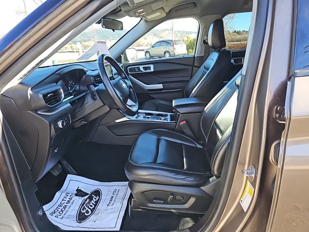 Used 2021 Ford Explorer XLT w/ Equipment Group 202A image 17