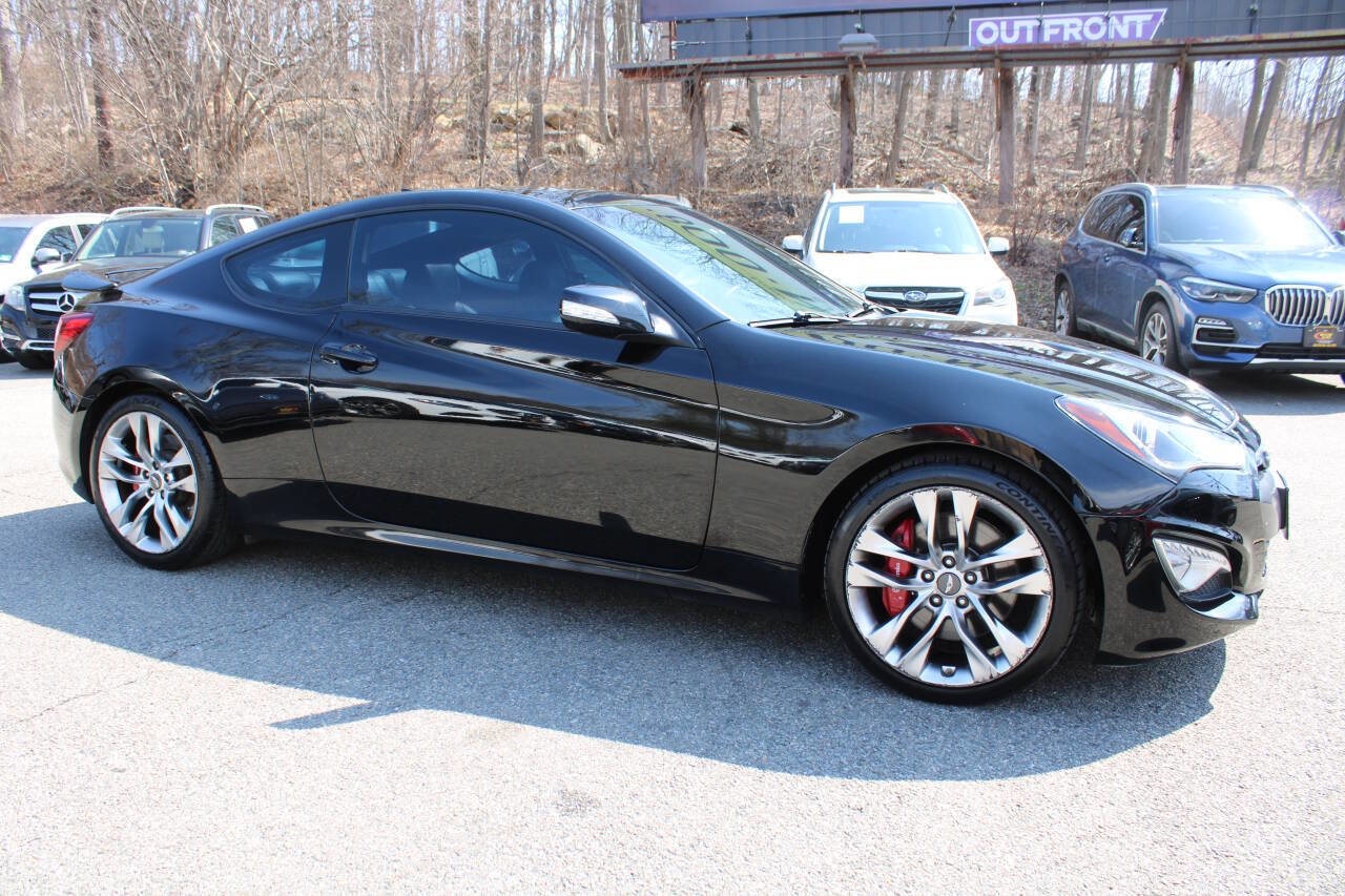 Used 2013 Hyundai Genesis 3.8 image 5