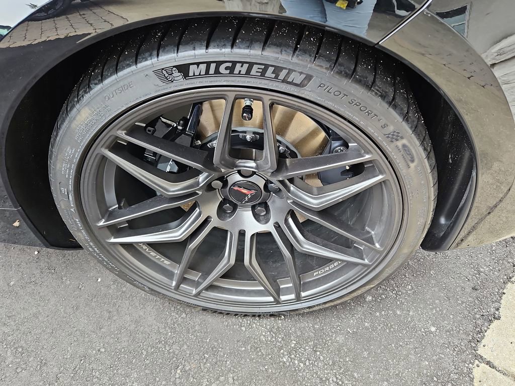 Used 2024 Chevrolet Corvette Z06 image 7