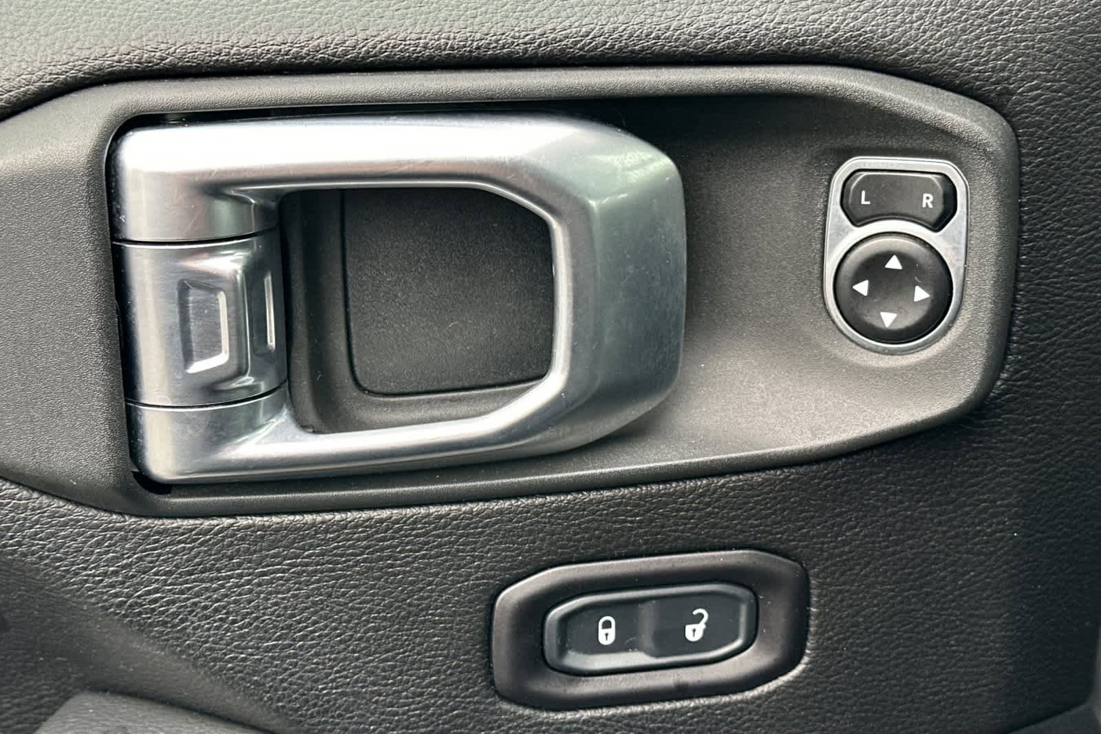 Used 2020 Jeep Wrangler Unlimited Rubicon image 13