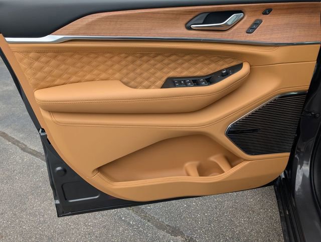 New 2026 Jeep Grand Cherokee L Summit image 9