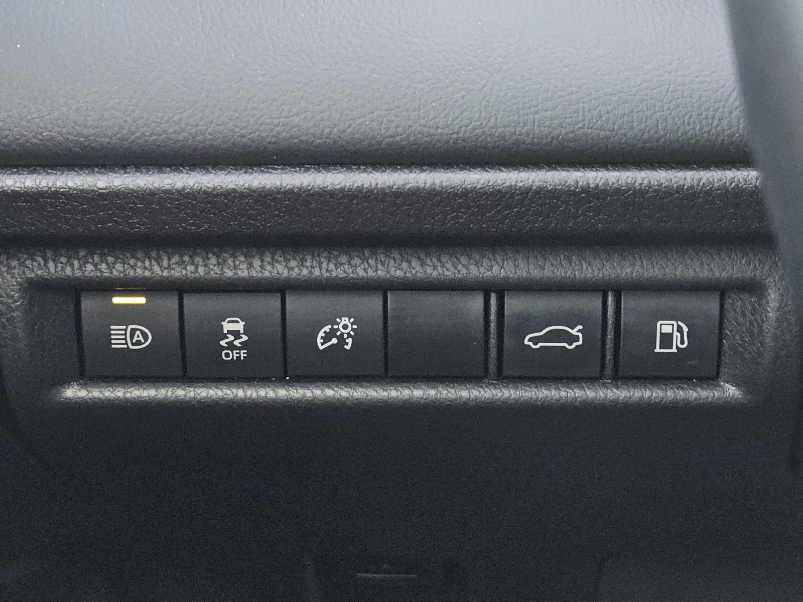 Used 2025 Toyota Camry XSE FWD image 18