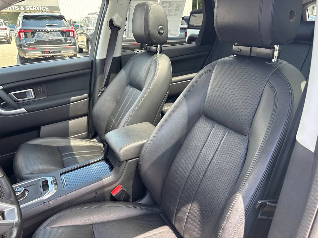 Used 2019 Land Rover Discovery Sport HSE AWD/4WD image 14