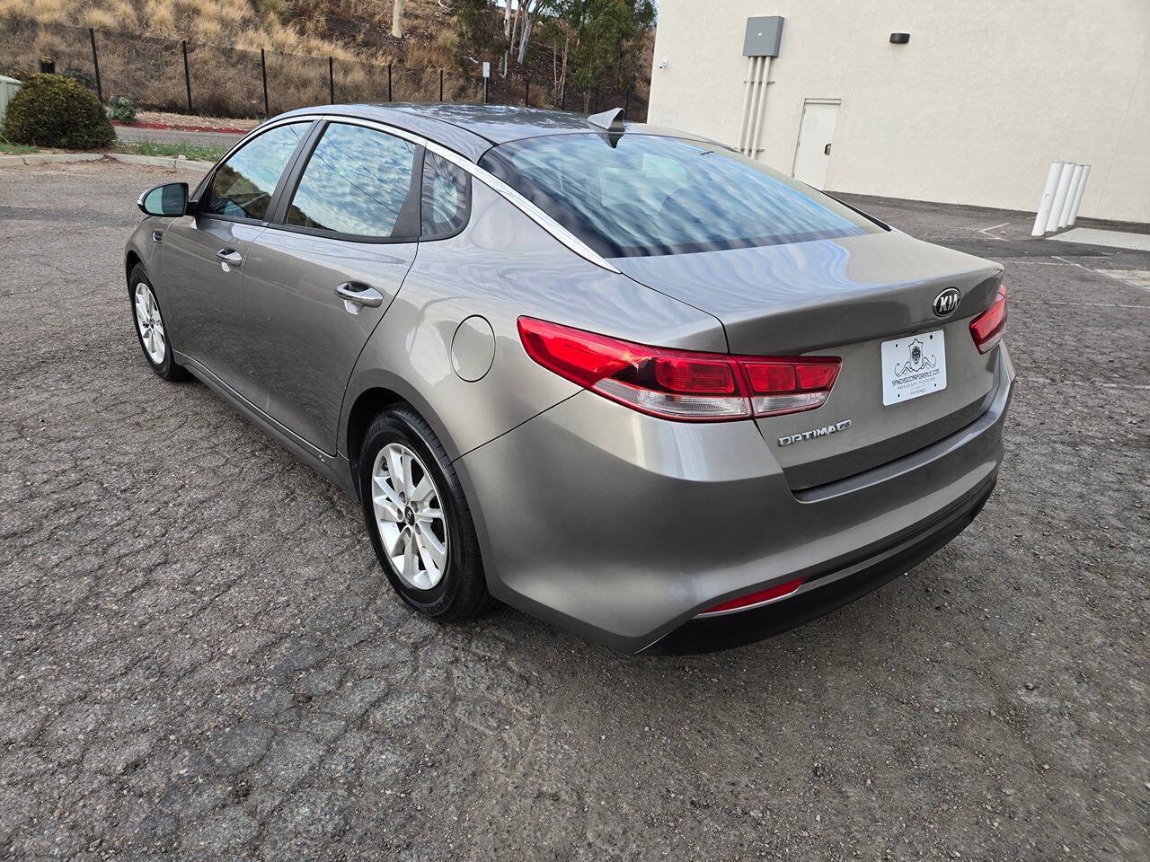 Used 2018 Kia Optima LX FWD image 13