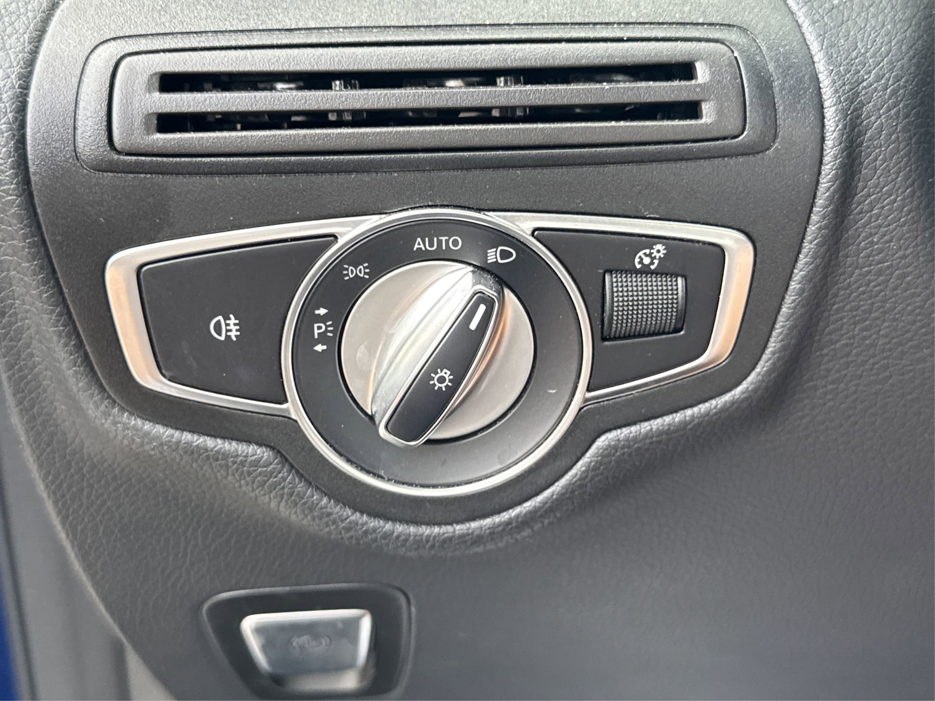 Used 2020 Mercedes-Benz GLC 300 4MATIC image 23