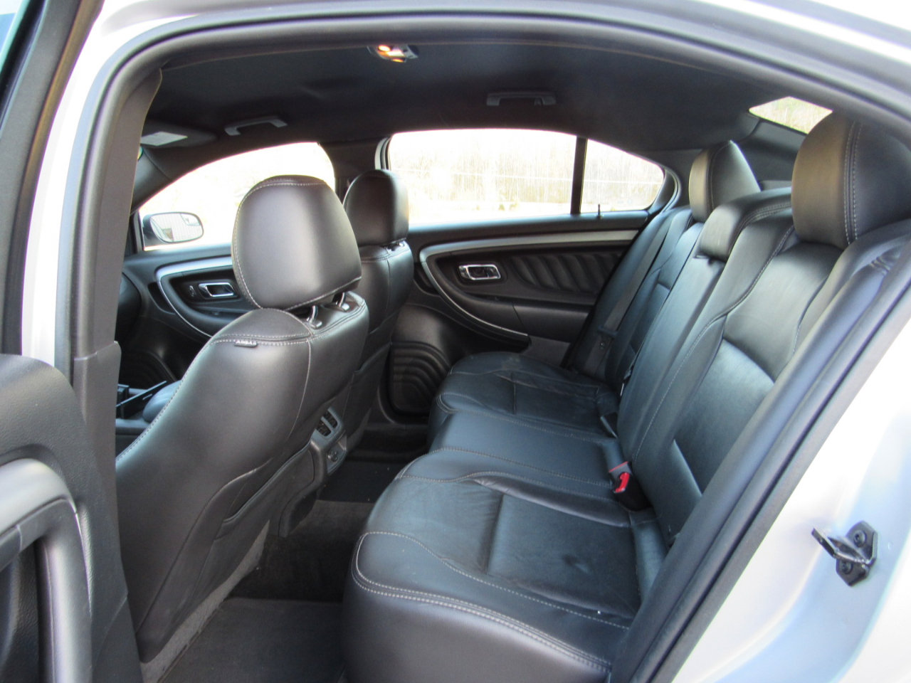 Used 2015 Ford Taurus SEL w/ Equipment Group 201A image 5