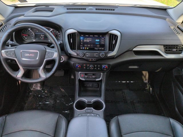 Used 2024 GMC Terrain SLT w/ Tech Package FWD image 14