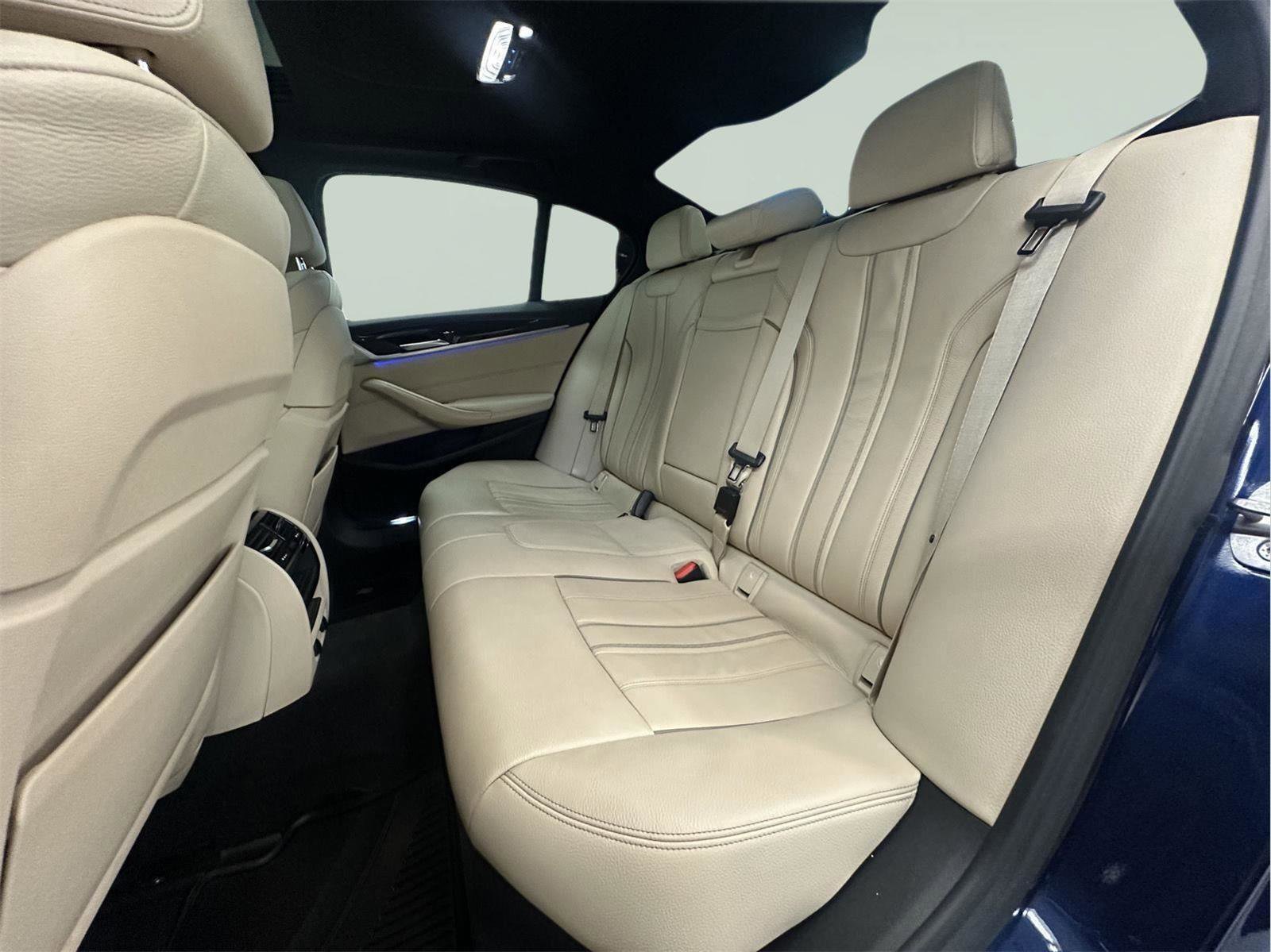 Used 2018 BMW 540i xDrive image 27