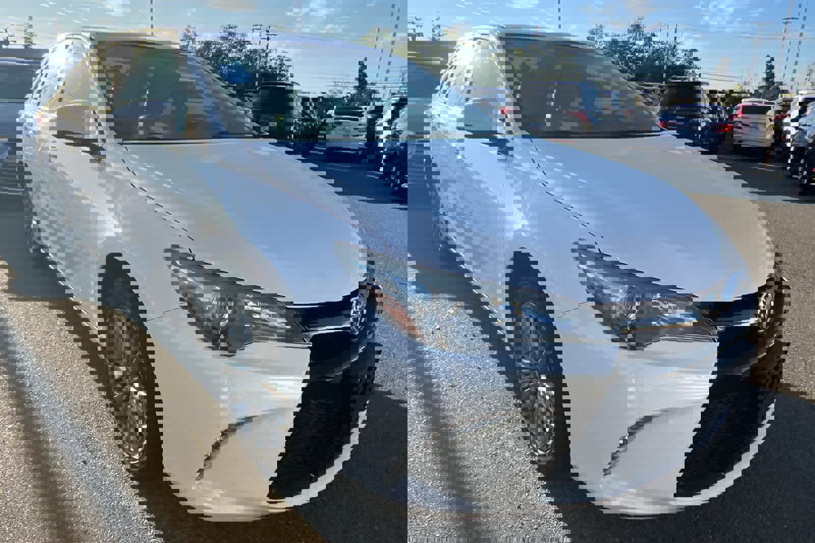 Certified 2016 Toyota Camry SE image 3