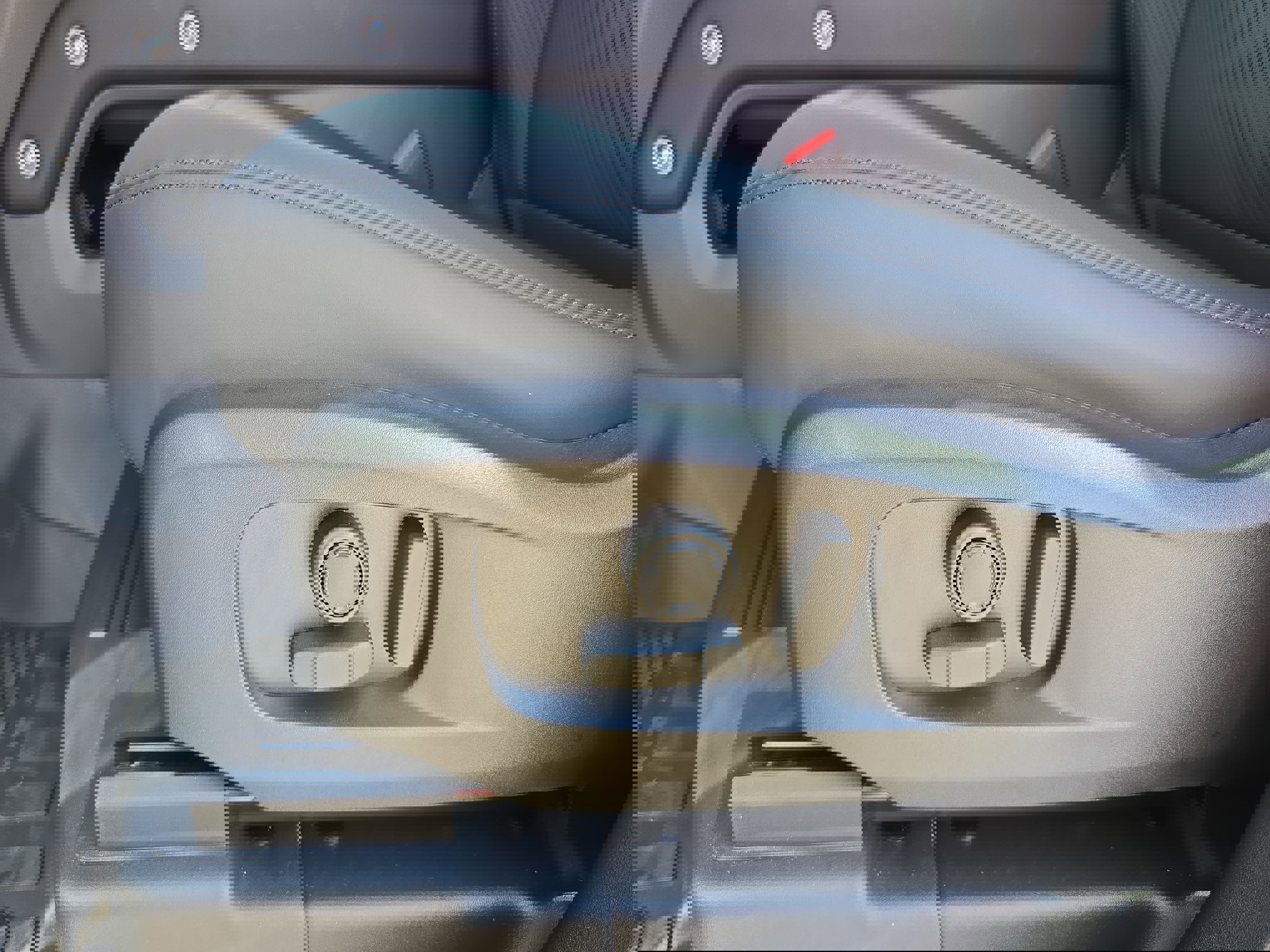 New 2025 Land Rover Defender 110 S image 27