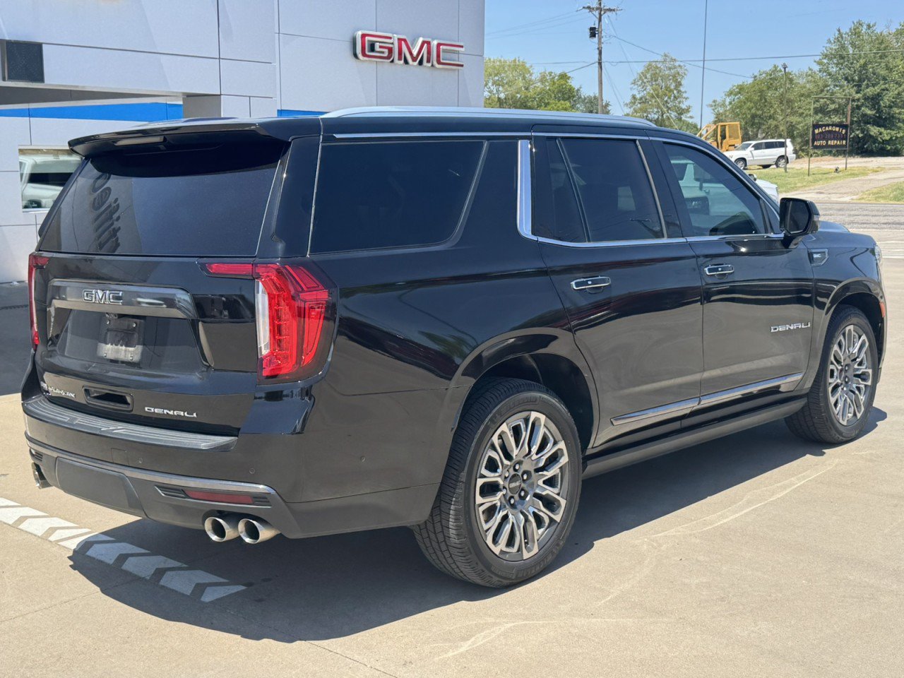 Certified 2023 GMC Yukon Denali Ultimate AWD/4WD image 5