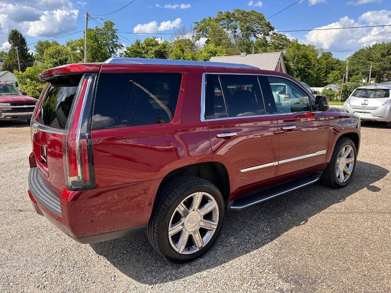 Used 2017 Cadillac Escalade Luxury AWD/4WD image 3