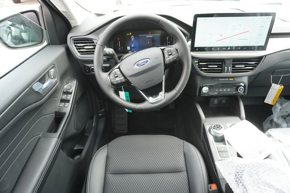 New 2025 Ford Escape SE w/ Class II Trailer Tow Package image 13