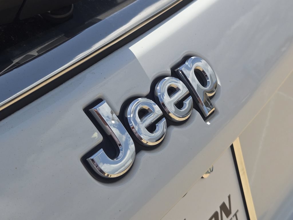 Used 2022 Jeep Compass Limited w/ Elite Group AWD/4WD image 11