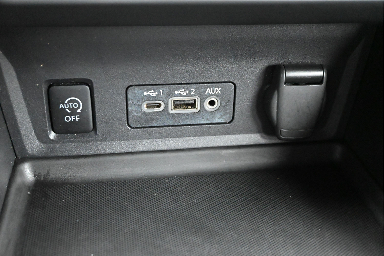 Used 2024 Nissan Sentra SV FWD image 16