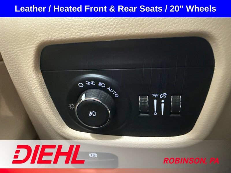 Used 2023 Jeep Grand Cherokee Limited w/ MOPAR Finishing Package AWD/4WD image 25