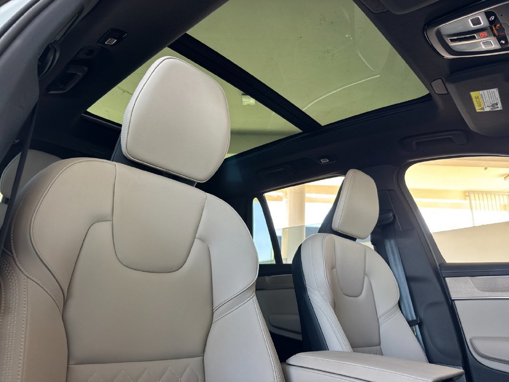 Certified 2026 Volvo XC90 B6 Plus AWD/4WD image 17