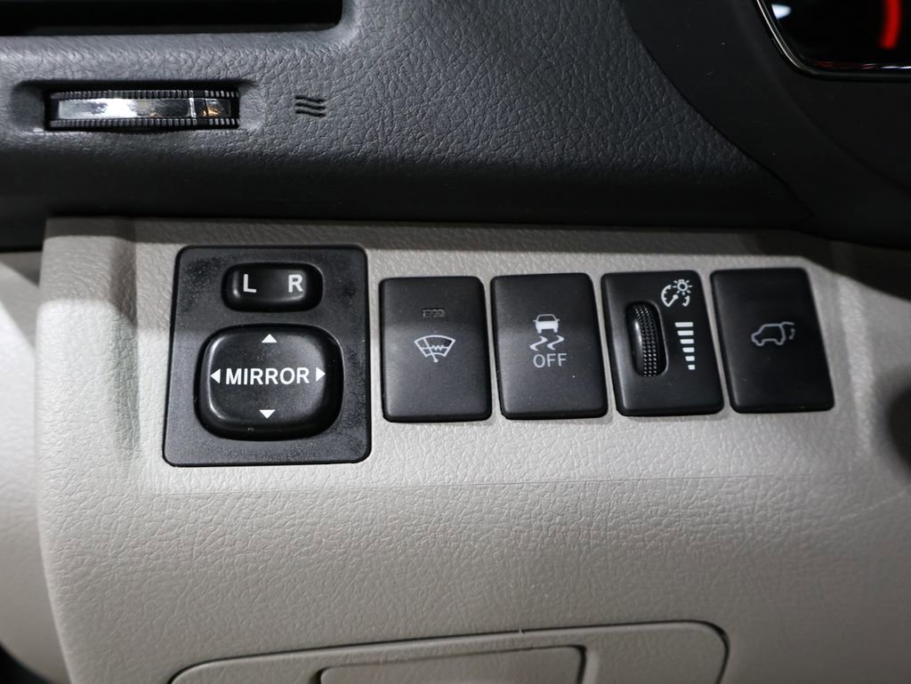 Used 2012 Toyota Highlander 4WD image 30