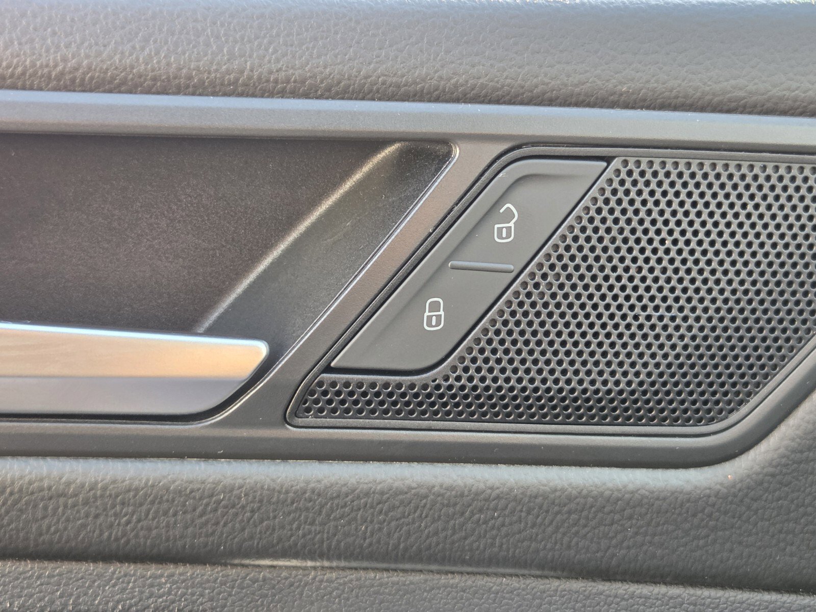 Used 2024 Volkswagen Tiguan S image 29