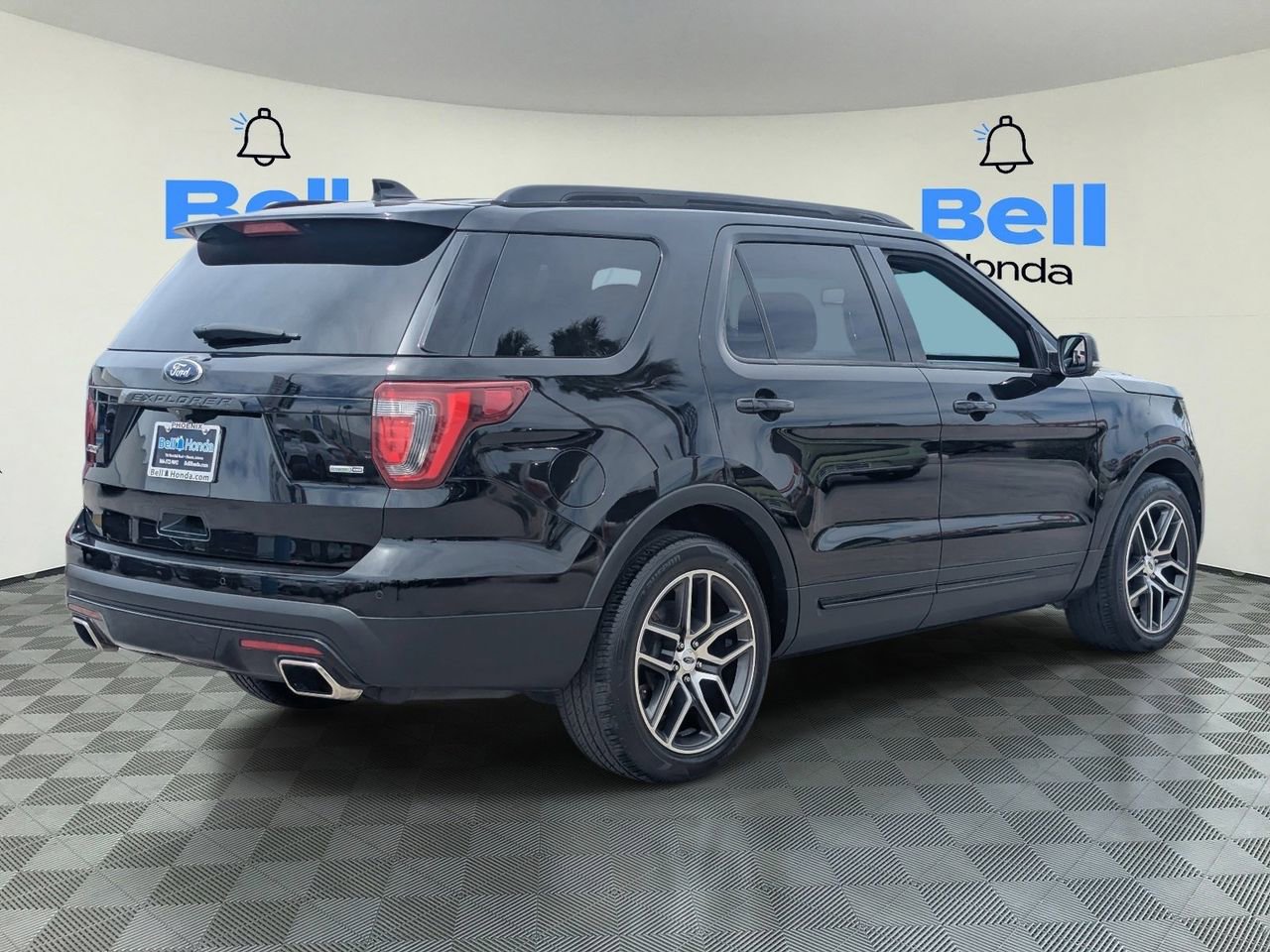 Used 2017 Ford Explorer Sport w/ Equipment Group 401A image 4