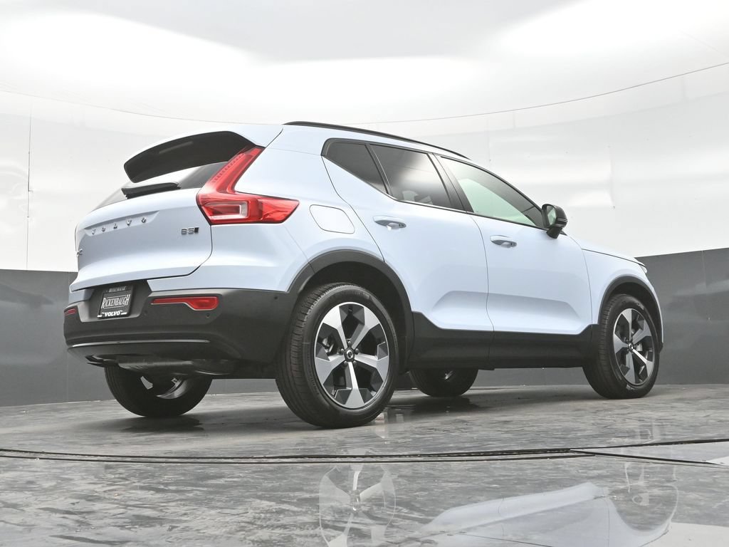 New 2026 Volvo XC40 B5 Plus w/ Protection Package Premier AWD/4WD image 28