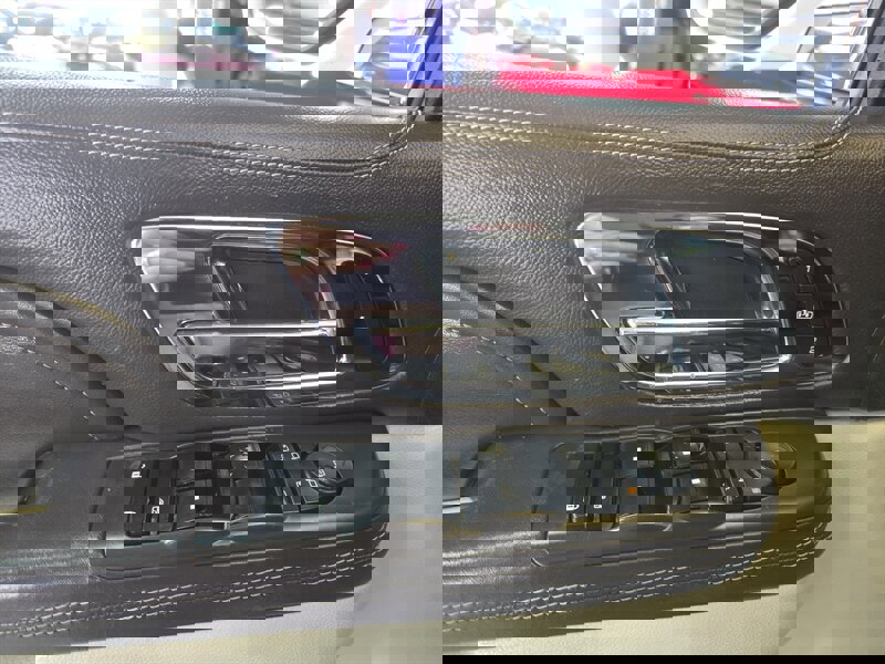 Used 2012 Cadillac Escalade Platinum image 24