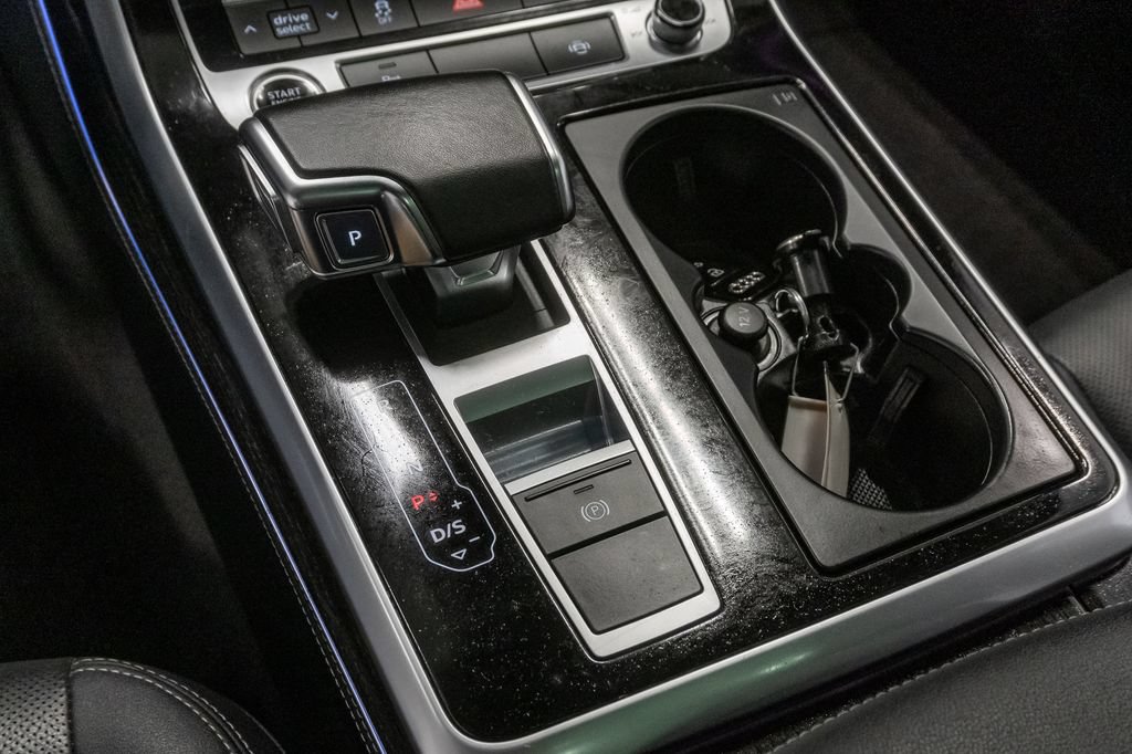 Used 2022 Audi Q8 Premium Plus AWD/4WD image 25