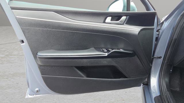 Used 2022 Kia K5 LX image 26