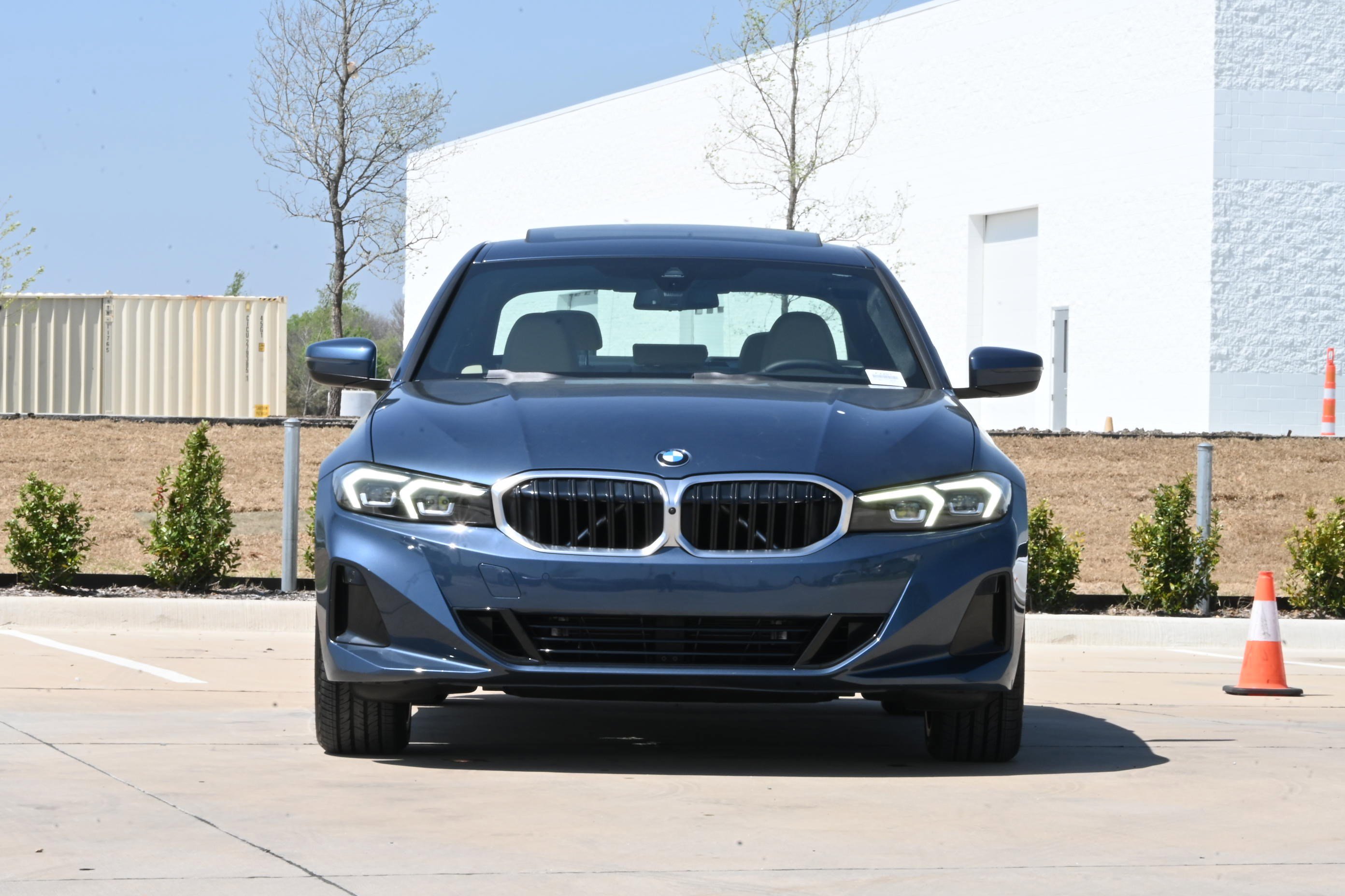 Certified 2025 BMW 330i Sedan image 3