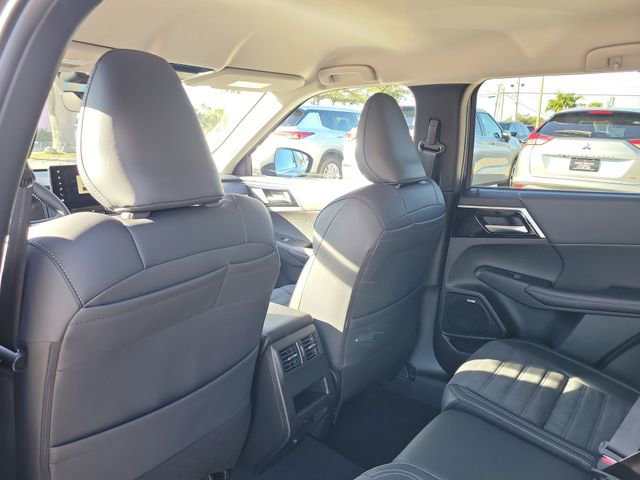 New 2026 Mitsubishi Outlander SE image 15