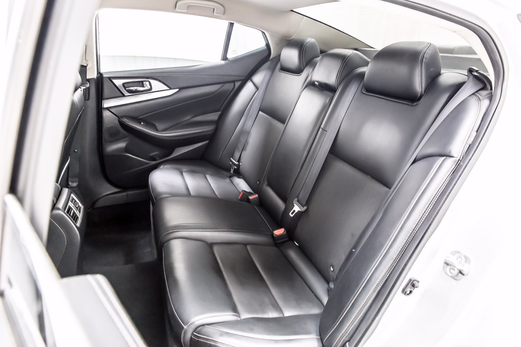 Used 2019 Nissan Maxima 3.5 SV w/ Floor Mat Group FWD image 32
