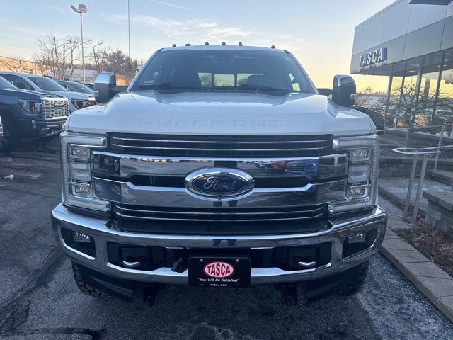 Used 2017 Ford F350 Lariat image 2