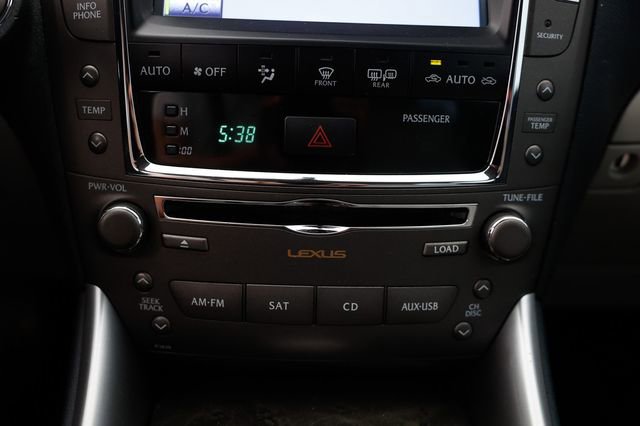 Used 2011 Lexus IS 350 4dr Sedan RWD image 37