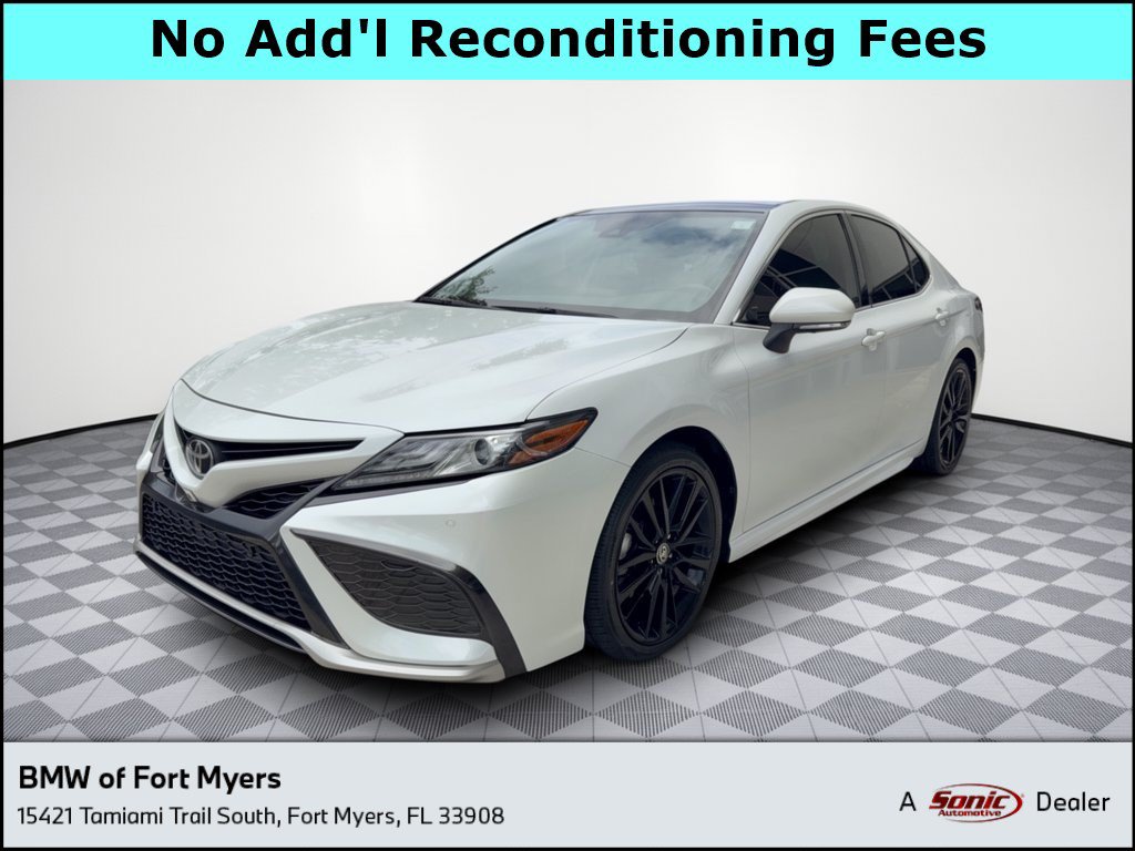Used 2021 Toyota Camry XSE w/ Navigation Package FWD image 1