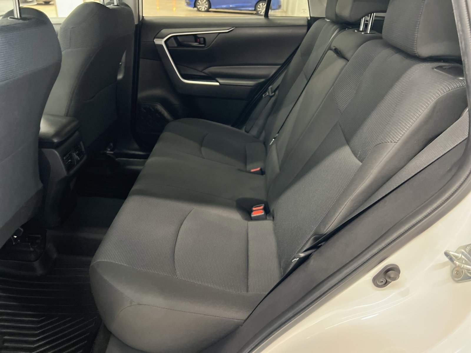 Used 2022 Toyota RAV4 LE image 22