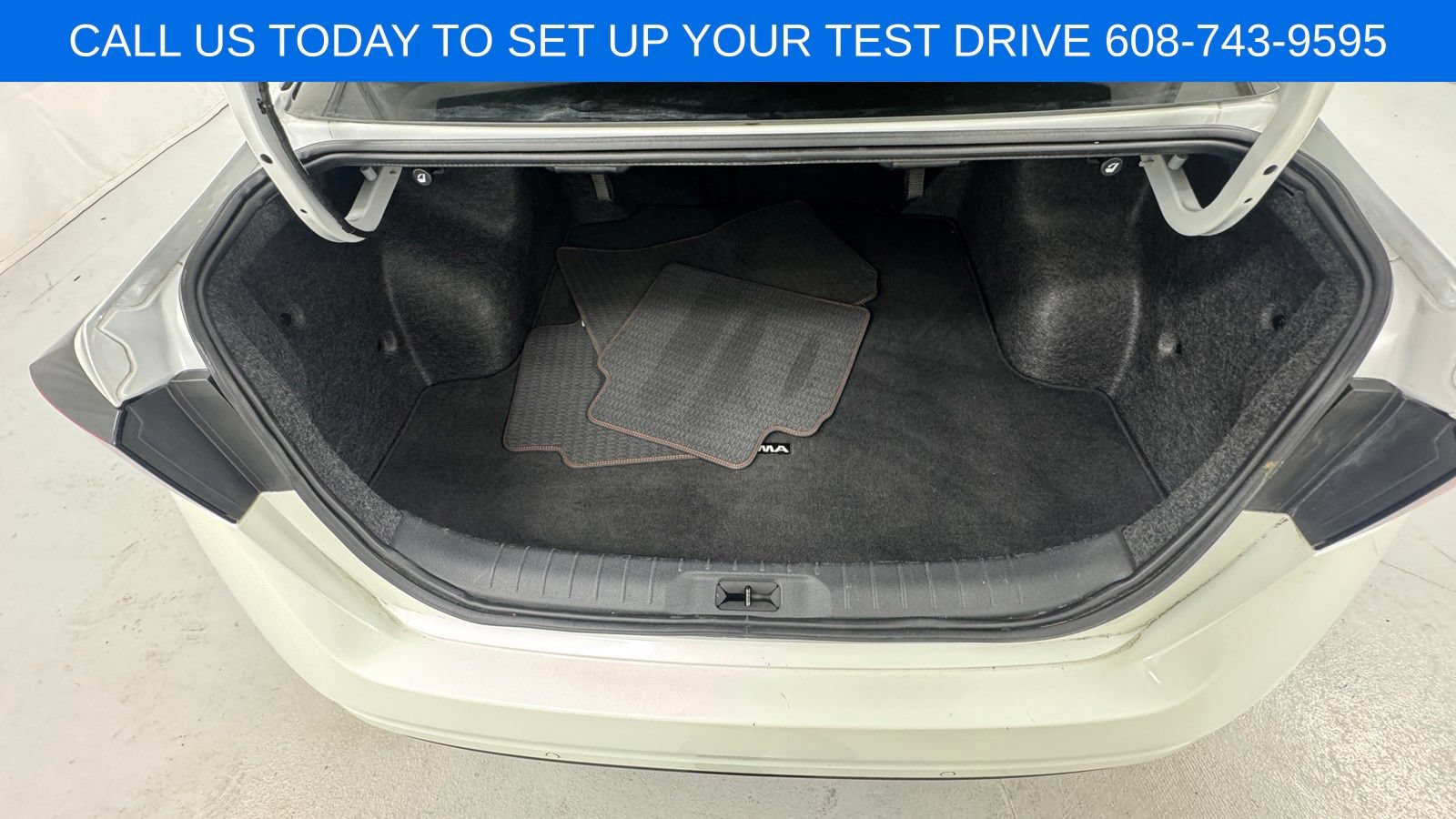 Used 2024 Nissan Altima 2.5 SR FWD image 15