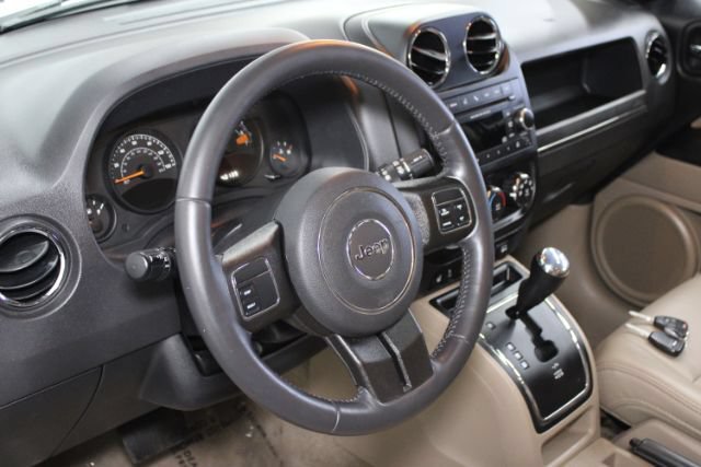 Used 2016 Jeep Patriot High Altitude FWD image 13