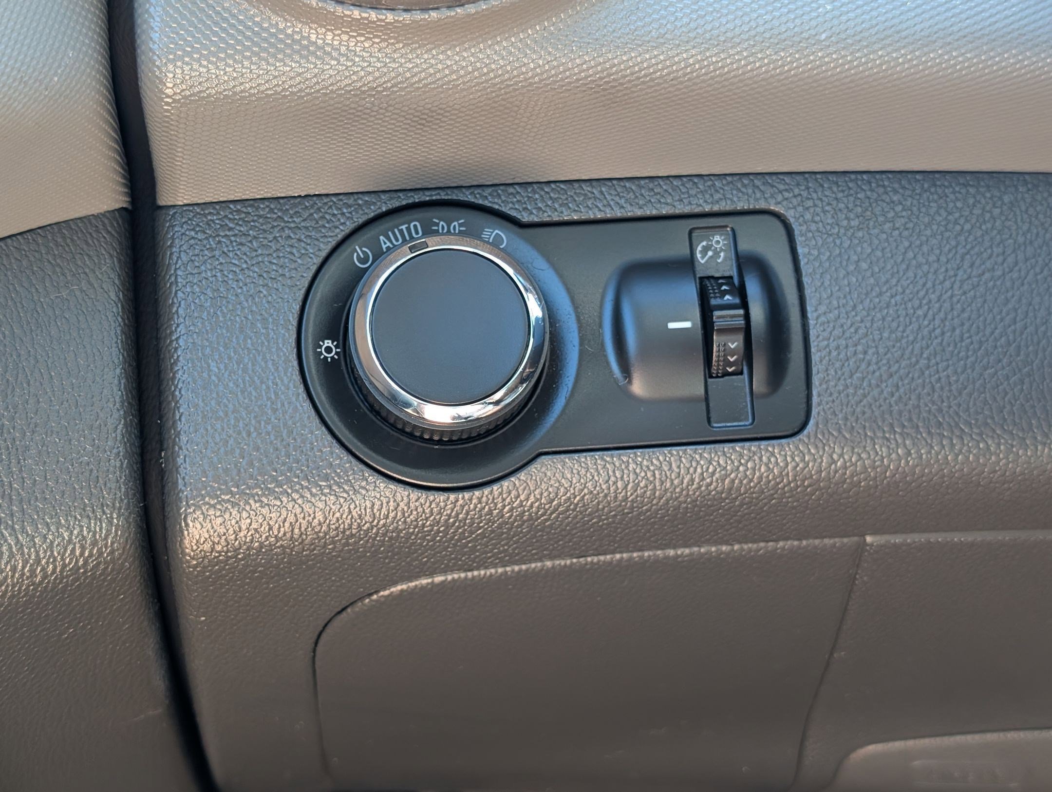 Used 2013 Chevrolet Sonic LT image 21