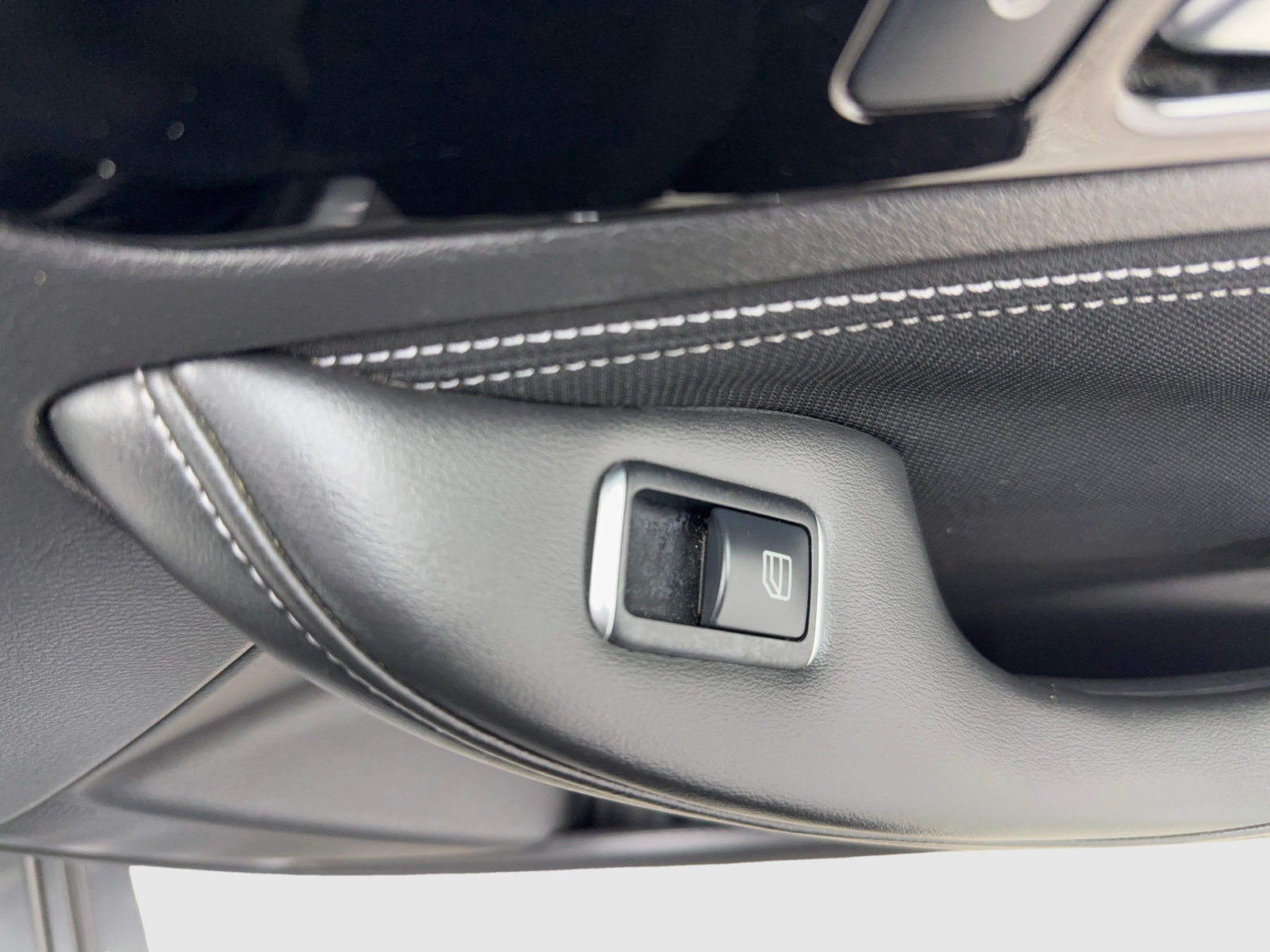 Used 2019 INFINITI QX30 FWD image 34