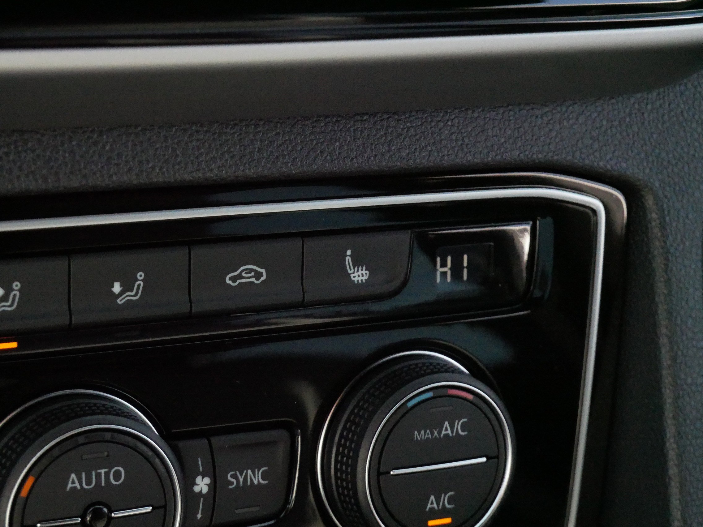 Used 2023 Volkswagen Atlas Cross Sport SEL R-Line image 29