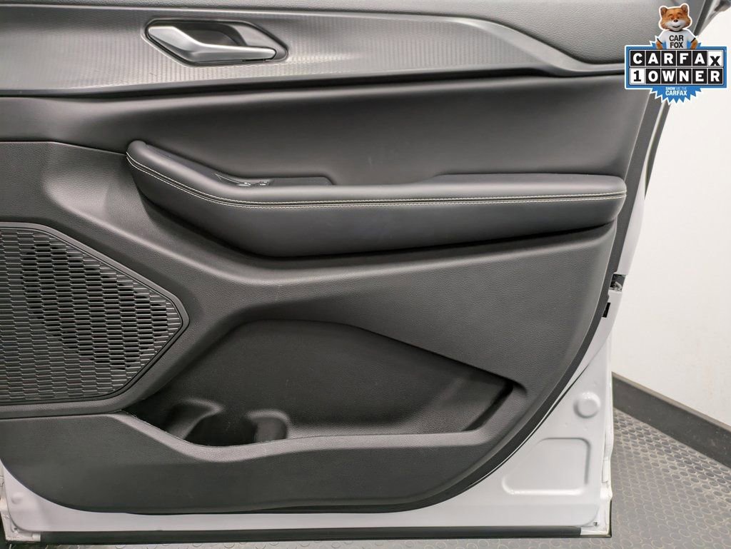 Used 2023 Jeep Grand Cherokee Altitude image 28