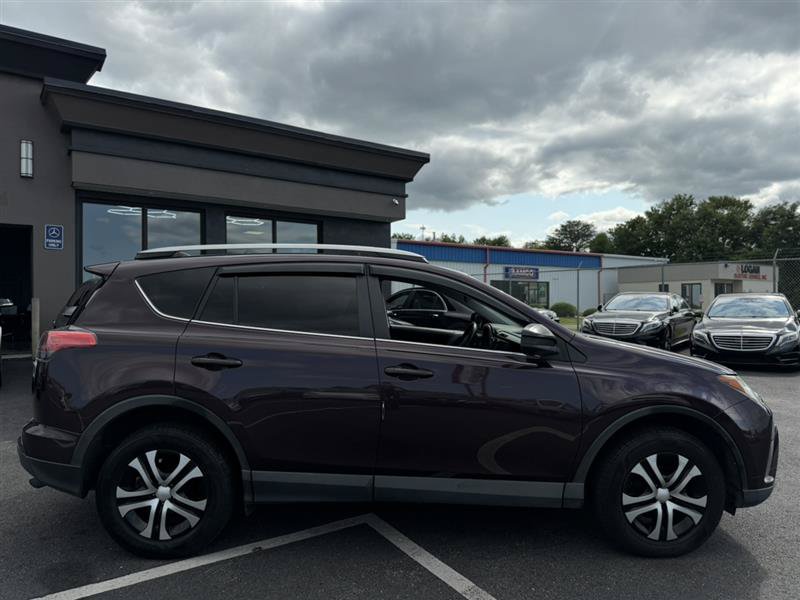 Used 2017 Toyota RAV4 LE w/ Carpet Mat Package AWD/4WD image 5