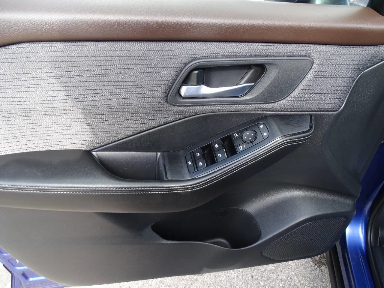 Used 2021 Nissan Rogue SV image 15