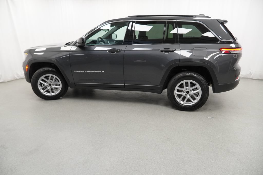 Used 2025 Jeep Grand Cherokee Laredo X AWD/4WD image 15