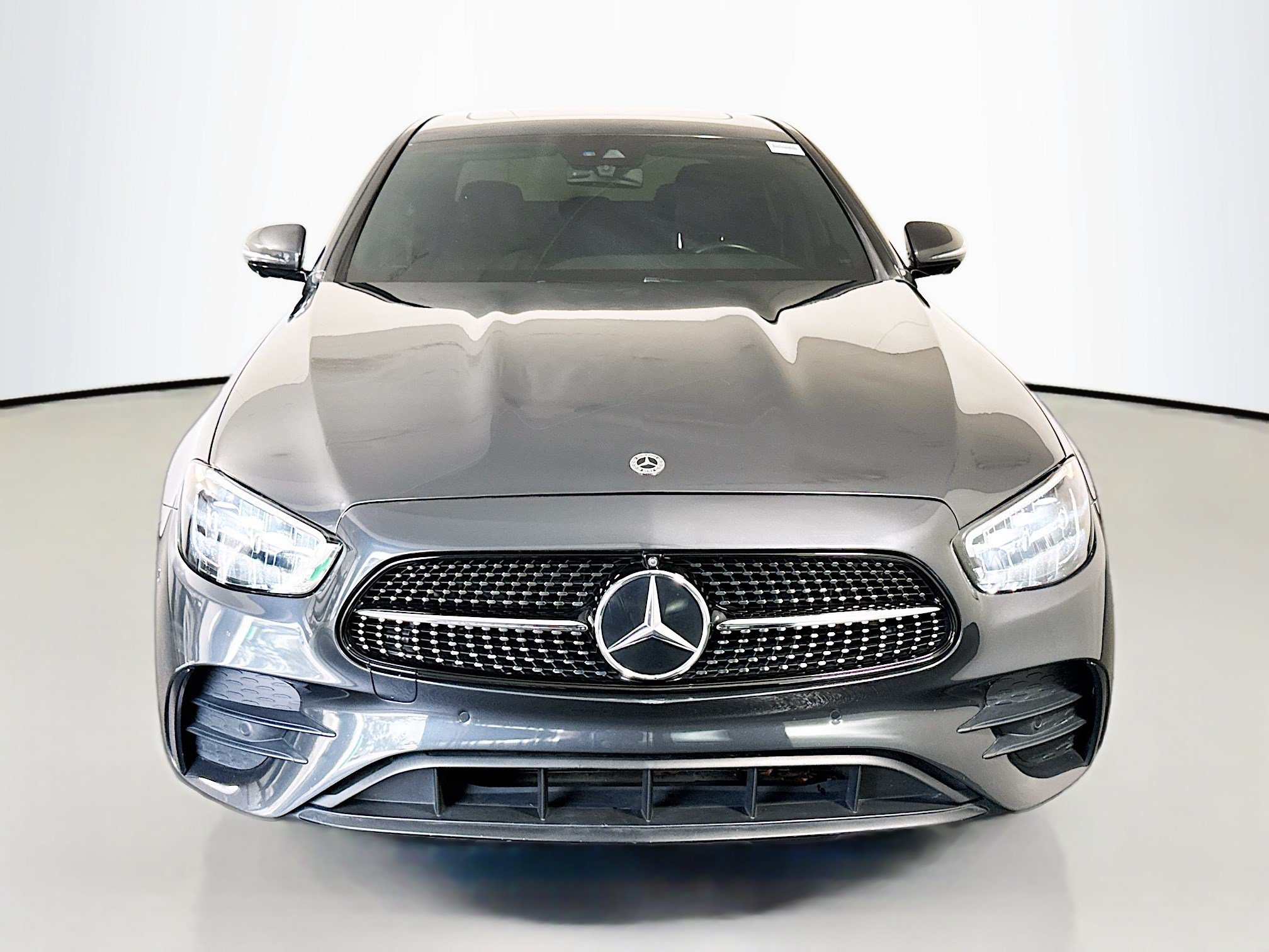 Used 2022 Mercedes-Benz E 350 Sedan w/ AMG Line Exterior image 2