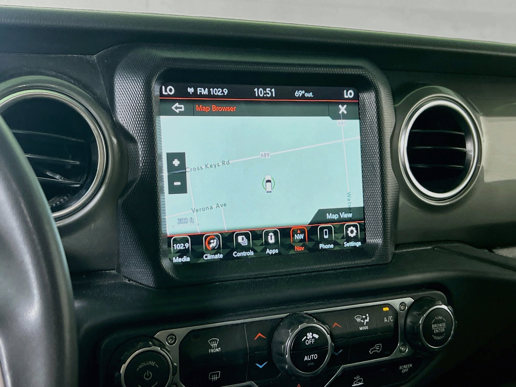 Used 2023 Jeep Gladiator Overland AWD/4WD image 13